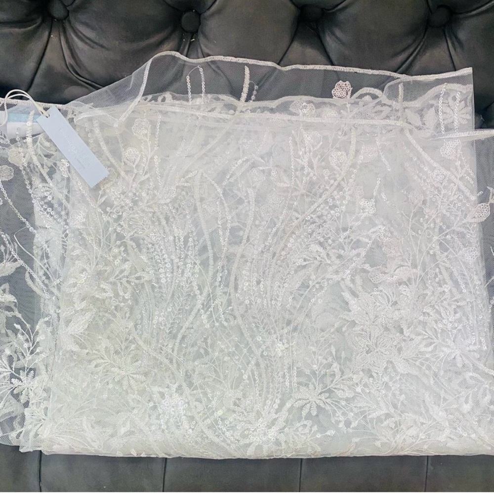 TABLE RUNNER - Picture 2 of 5